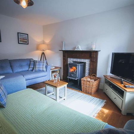 Min Y Don, Stone Cottage By The Edge Of The Sea, Llangrannog Exterior photo