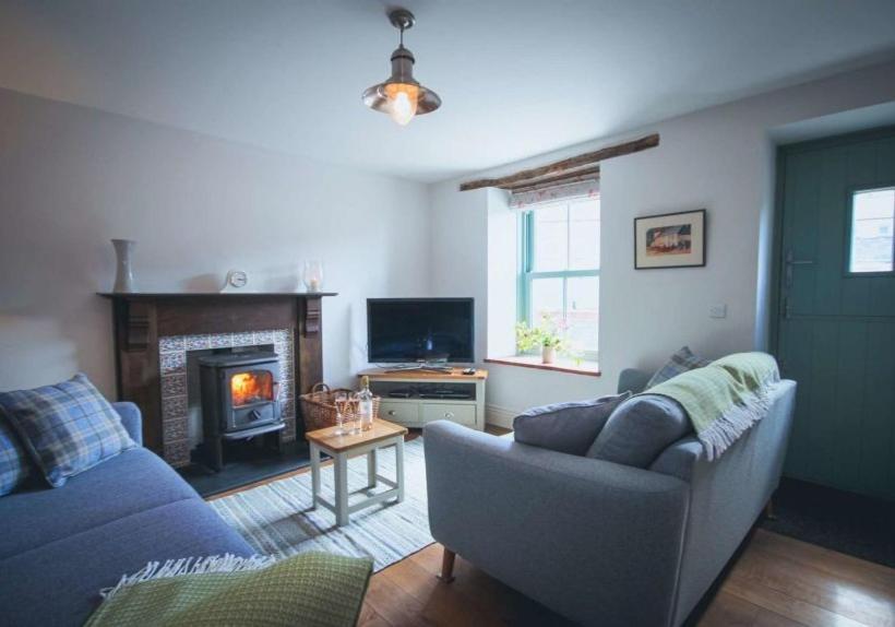 Min Y Don, Stone Cottage By The Edge Of The Sea, Llangrannog Exterior photo