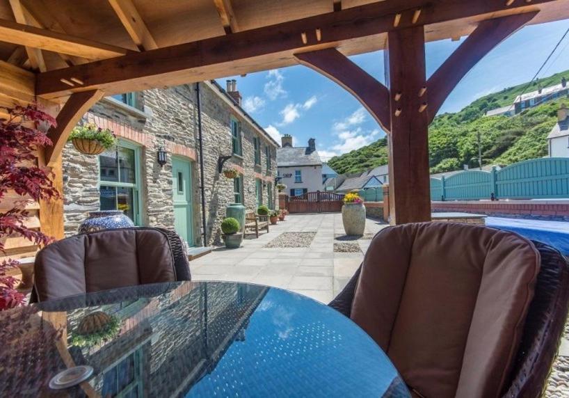 Min Y Don, Stone Cottage By The Edge Of The Sea, Llangrannog Exterior photo