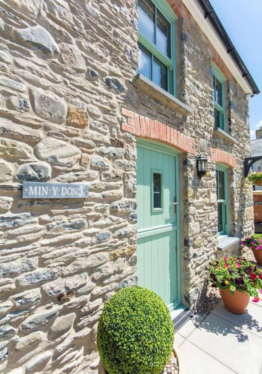 Min Y Don, Stone Cottage By The Edge Of The Sea, Llangrannog Exterior photo